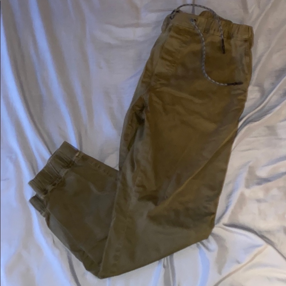 Men’s khaki jogger